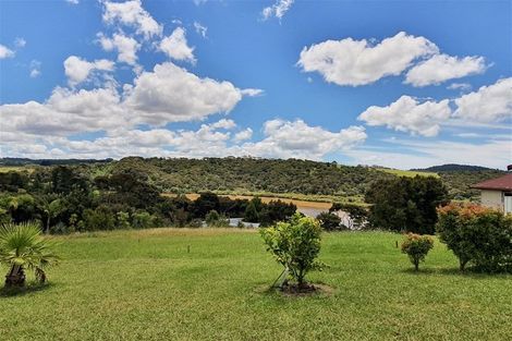 Photo of property in 10 Waterview Place, Haruru, 0204