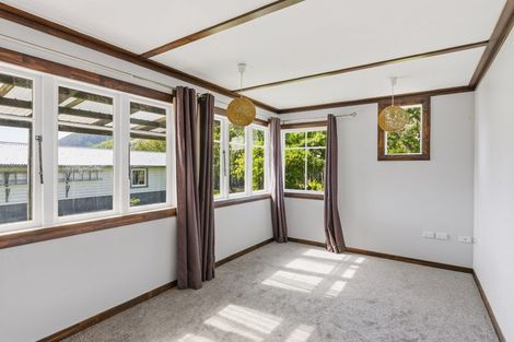 Photo of property in 42 Hinemoa Street, Paraparaumu, 5032