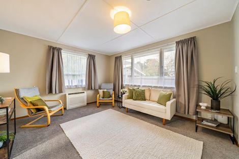 Photo of property in 2/8 Oregon Drive, Maoribank, Upper Hutt, 5018