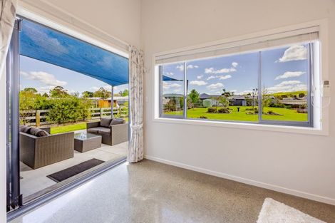 Photo of property in 8 White Road, Otane, 4202