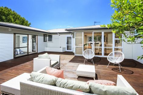 Photo of property in 32a Becroft Drive, Forrest Hill, Auckland, 0620