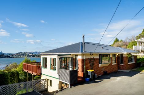 Photo of property in 21 District Road, Roseneath, Port Chalmers, 9023