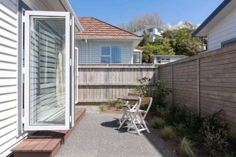 Photo of property in 7b Romney Square, Tawa, Wellington, 5028