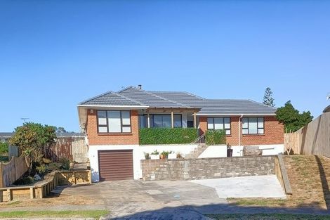 Photo of property in 5 Sutton Crescent, Papatoetoe, Auckland, 2025