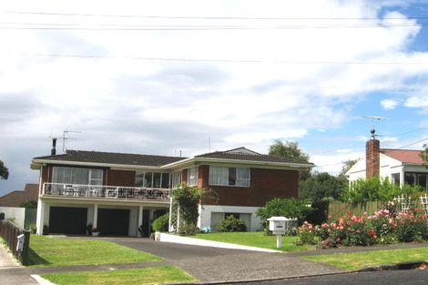 Photo of property in 13 Heath Avenue, Northcote, Auckland, 0627
