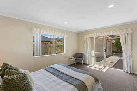 Photo of property in 5 Ashleigh Way, Waikanae Beach, Waikanae, 5036