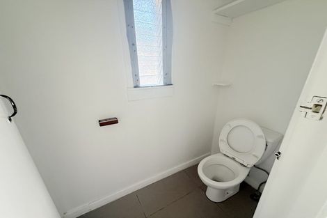 Photo of property in 76 Browns Bay Road, Rothesay Bay, Auckland, 0630