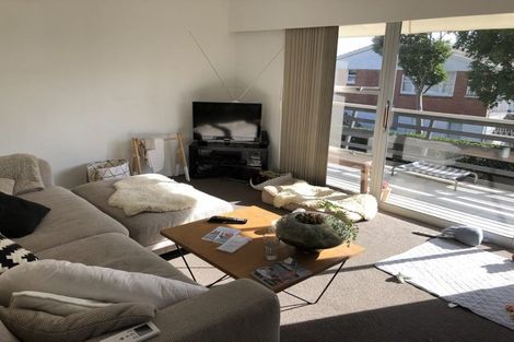 Photo of property in 2/50a Taharoto Road, Takapuna, Auckland, 0622