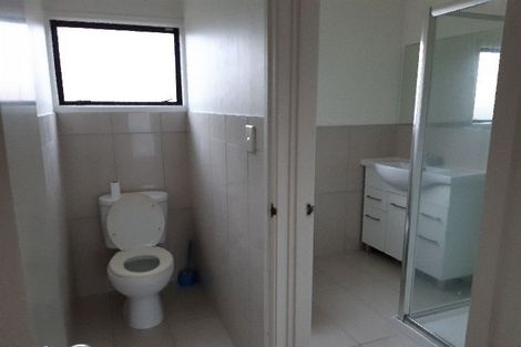 Photo of property in 2/7 Barbados Drive, Unsworth Heights, Auckland, 0632