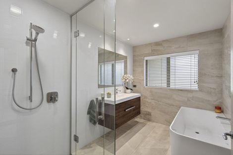 Photo of property in 55 Shelter Grove, Frankleigh Park, New Plymouth, 4310