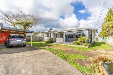 Photo of property in 4 Braeburn Place, Takanini, 2112
