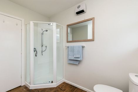 Photo of property in 6 Thurleigh Grove, Karori, Wellington, 6012