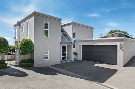 Photo of property in 1/5a Madeley Road, Mount Pleasant, Christchurch, 8081