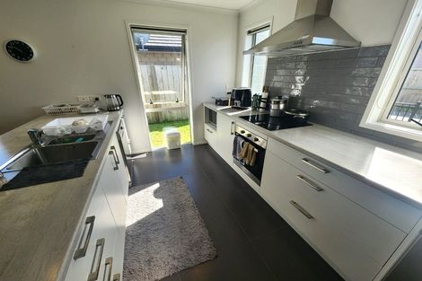 Photo of property in 19 Naeo Close, Papamoa Beach, Papamoa, 3118