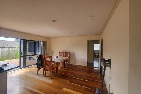 Photo of property in 128 Charles Prevost Drive, The Gardens, Auckland, 2105