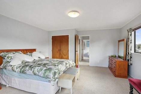 Photo of property in 2/9 Milwaukee Place, Glendene, Auckland, 0602