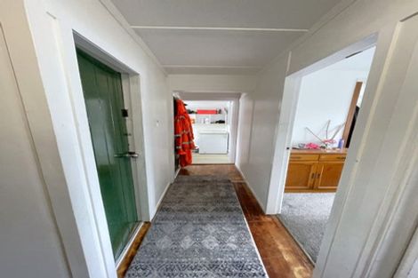 Photo of property in 11 Clayburn Road, Glen Eden, Auckland, 0602