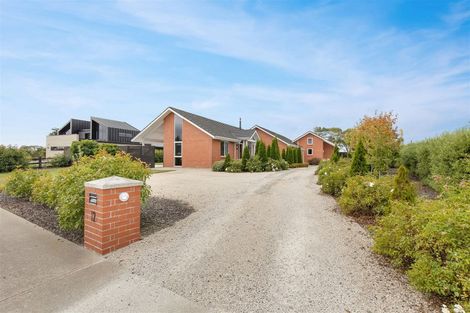 Photo of property in 12 Mapleham Drive, Pegasus, 7612