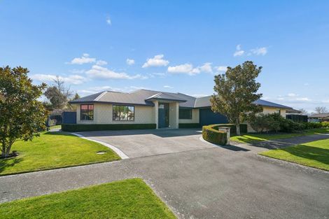 Photo of property in 40 Coolspring Way, Redwood, Christchurch, 8051