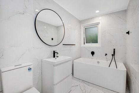 Photo of property in 14 Theban Place, Totara Vale, Auckland, 0629