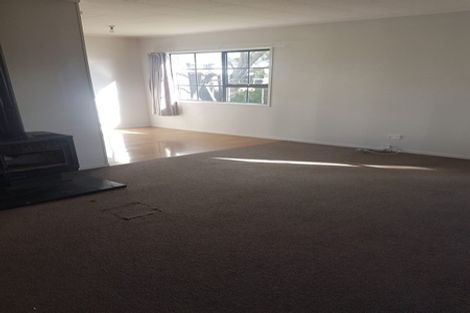 Photo of property in 14 Southview Place, Wattle Downs, Auckland, 2102