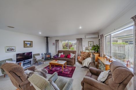 Photo of property in 82 Belgrove Drive, Waipukurau, 4200