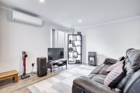 Photo of property in 5 Wairepo Street, Takanini, 2112