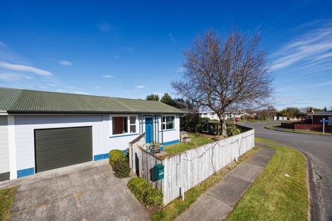 Photo of property in 2 Lockhart Avenue, Milson, Palmerston North, 4414