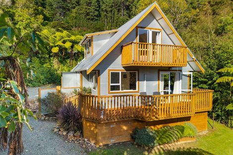 Photo of property in 34 Mccormicks Road, Whatamango Bay, Picton, 7281