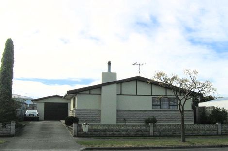 Photo of property in 2 Tiffen Place, Greenmeadows, Napier, 4112