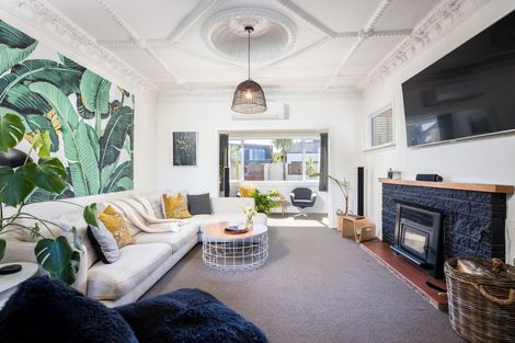 Photo of property in 25 Birdwood Avenue, Moturoa, New Plymouth, 4310