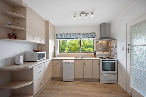 Photo of property in 2/52 Manuka Road, Glenfield, Auckland, 0629