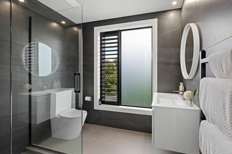 Photo of property in 7 Wrybill Way, Point Wells, 0986