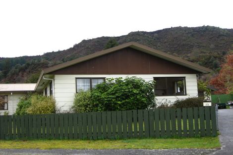 Photo of property in 25 Walsh Street, Reefton, 7830