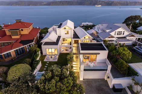 Photo of property in 8 Nevay Road, Karaka Bays, Wellington, 6022