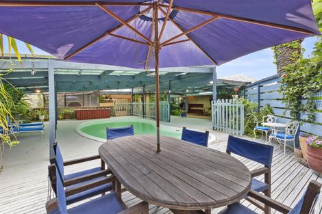 Photo of property in 31 Wallis Street, Raglan, 3225