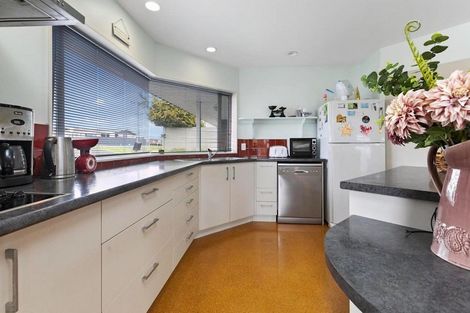 Photo of property in 382 Otumoetai Road, Otumoetai, Tauranga, 3110