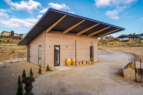 Photo of property in 28 Old Golf Course Road, Bridge Hill, Alexandra, 9320