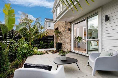 Photo of property in 35a Waiake Street, Torbay, Auckland, 0630