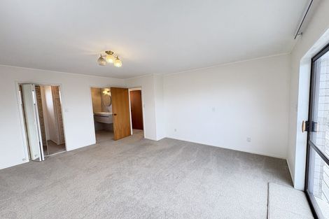 Photo of property in 2/90 Royal View Road, Te Atatu South, Auckland, 0610