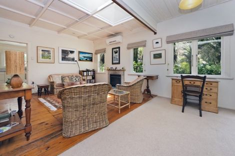 Photo of property in 52 Beach Valley Road, Piha, New Lynn, 0772