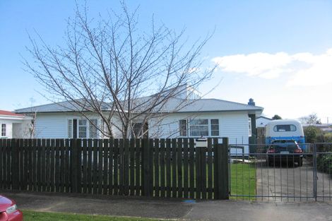 Photo of property in 27 Bowen Street, Levin, 5510