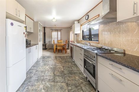 Photo of property in 33 Everglade Drive, Goodwood Heights, Auckland, 2105