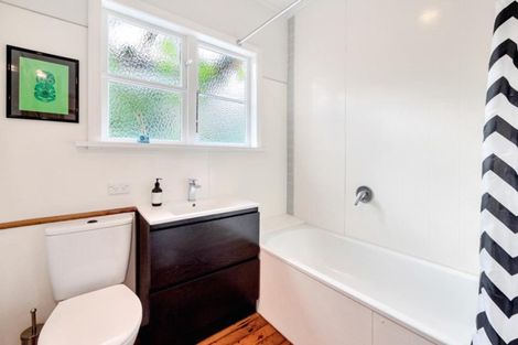 Photo of property in 19 Porter Crescent, Helensville, 0800