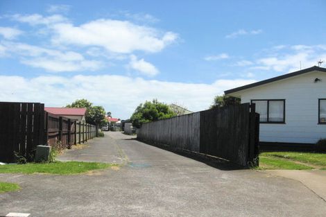 Photo of property in 21 Dungarvon Place, Clendon Park, Auckland, 2103