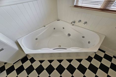 Photo of property in 15 Myrtle Street, Hamilton East, Hamilton, 3216