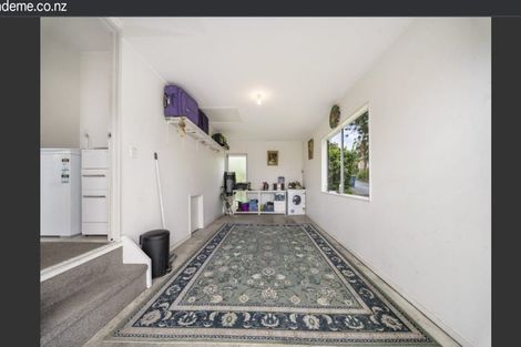 Photo of property in 2 Davern Lane, New Lynn, Auckland, 0600