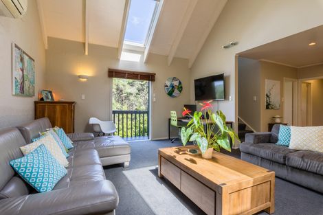 Photo of property in 33 Warner Park Avenue, Laingholm, Auckland, 0604