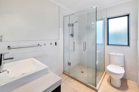 Photo of property in 43 San Marino Drive West, Henderson, Auckland, 0612