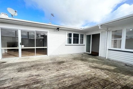 Photo of property in 5 Kokiri Street, Te Atatu South, Auckland, 0610